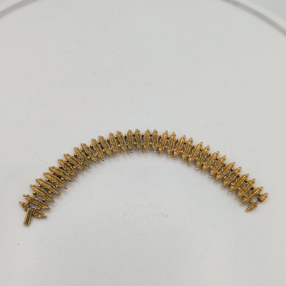 Vintage Avon Brutalist Gold Tone Textured Nugget Link‎ Bracelet - Picture 4 of 16